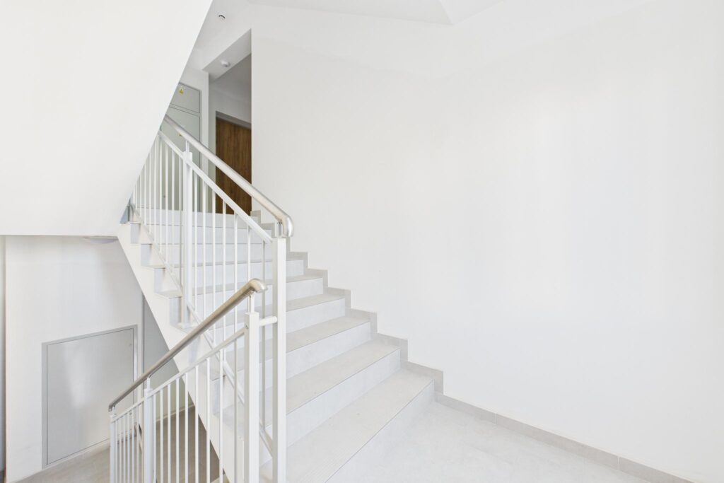 Przestronne 3-pokojowe mieszkanie z garażem - zdjęcie 24