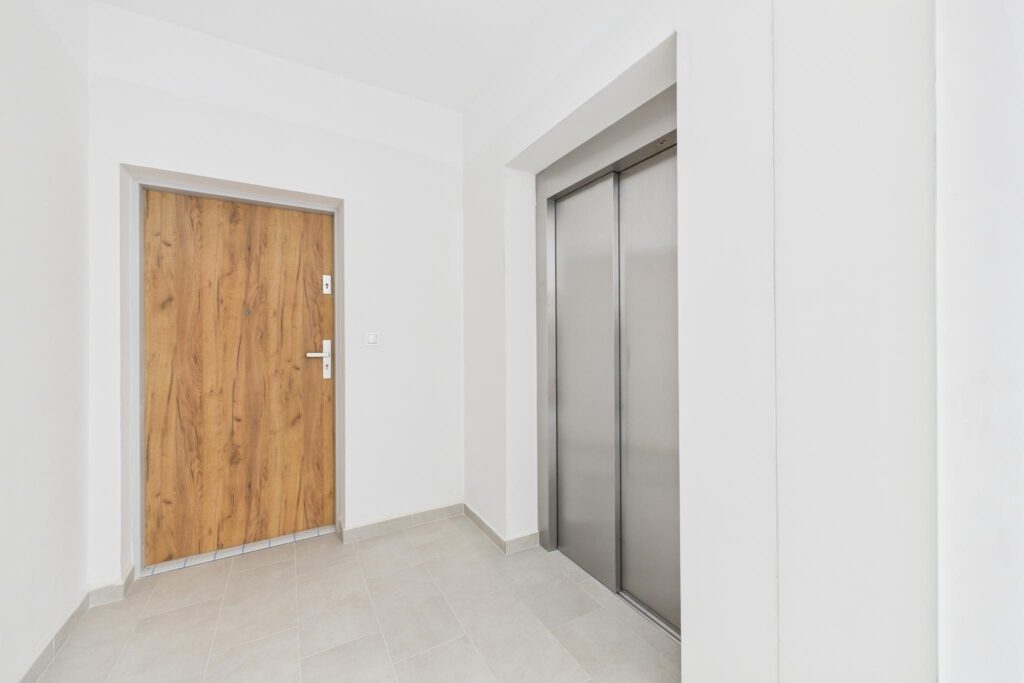 Przestronne 3-pokojowe mieszkanie z garażem - zdjęcie 26