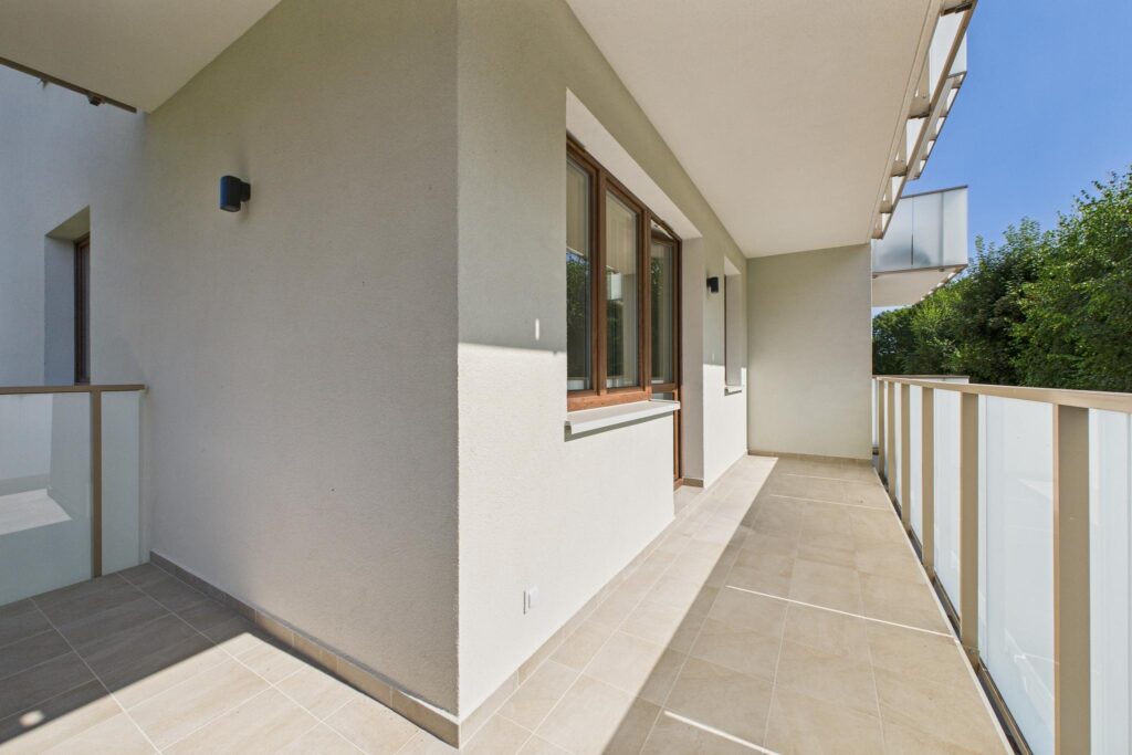 Przestronne 3-pokojowe mieszkanie z garażem - zdjęcie 23