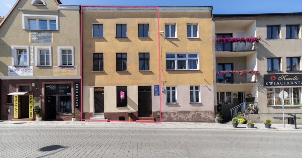 Kamienica z mieszkaniami i lokalem usługowym - zdjęcie 1