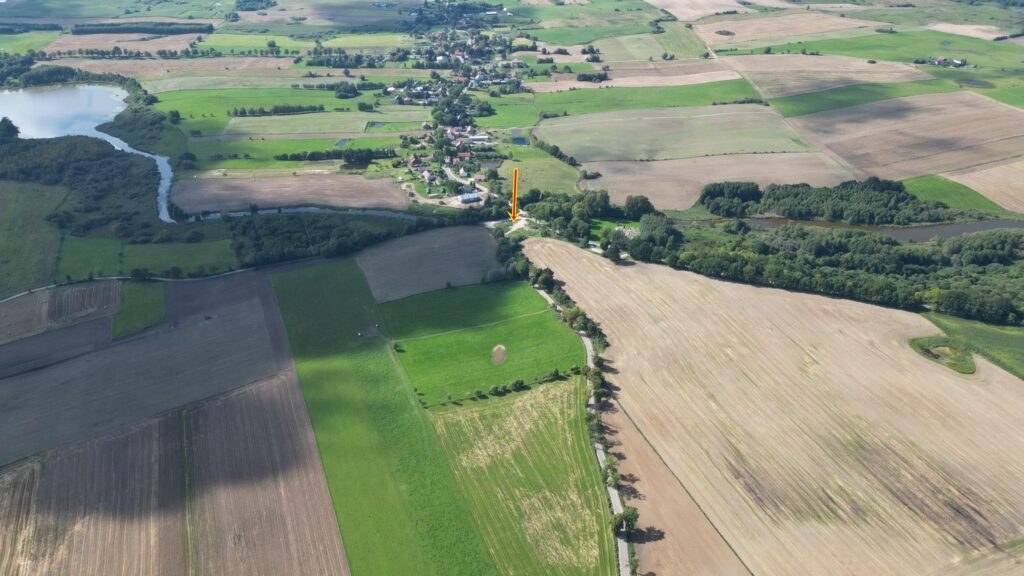 Malownicza działka na sprzedaż przy kanale. - zdjęcie 6