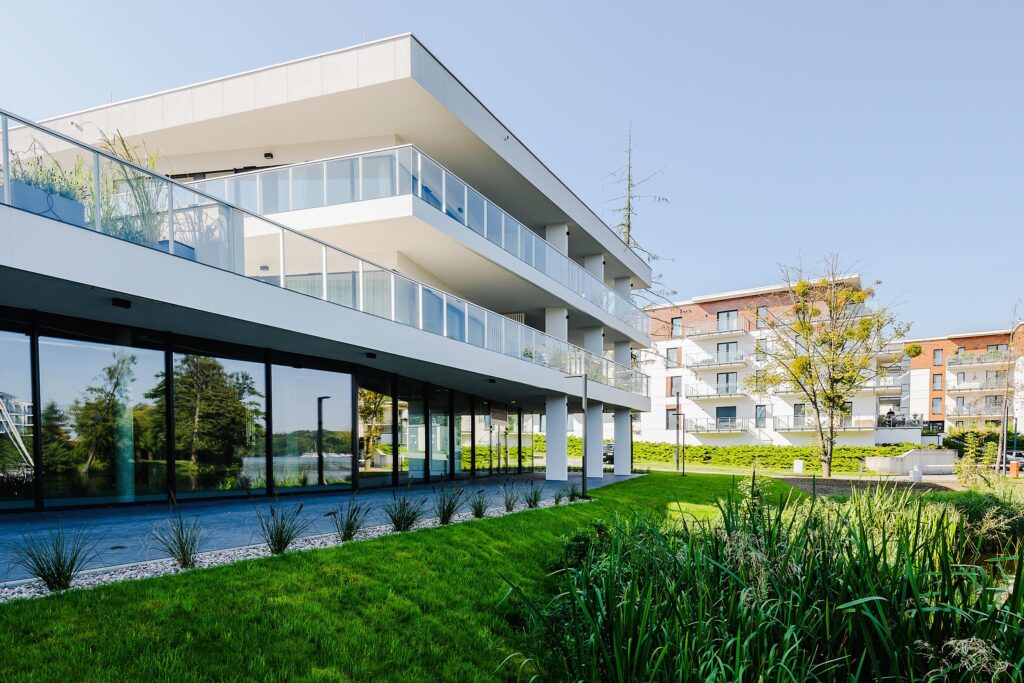 Marina Iława lokal usługowy nad brzegiem Jezioraka - zdjęcie 1