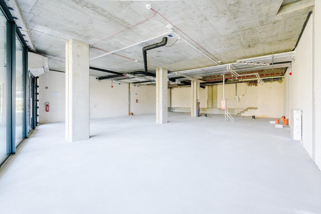 Marina Iława lokal usługowy nad brzegiem Jezioraka - zdjęcie 3