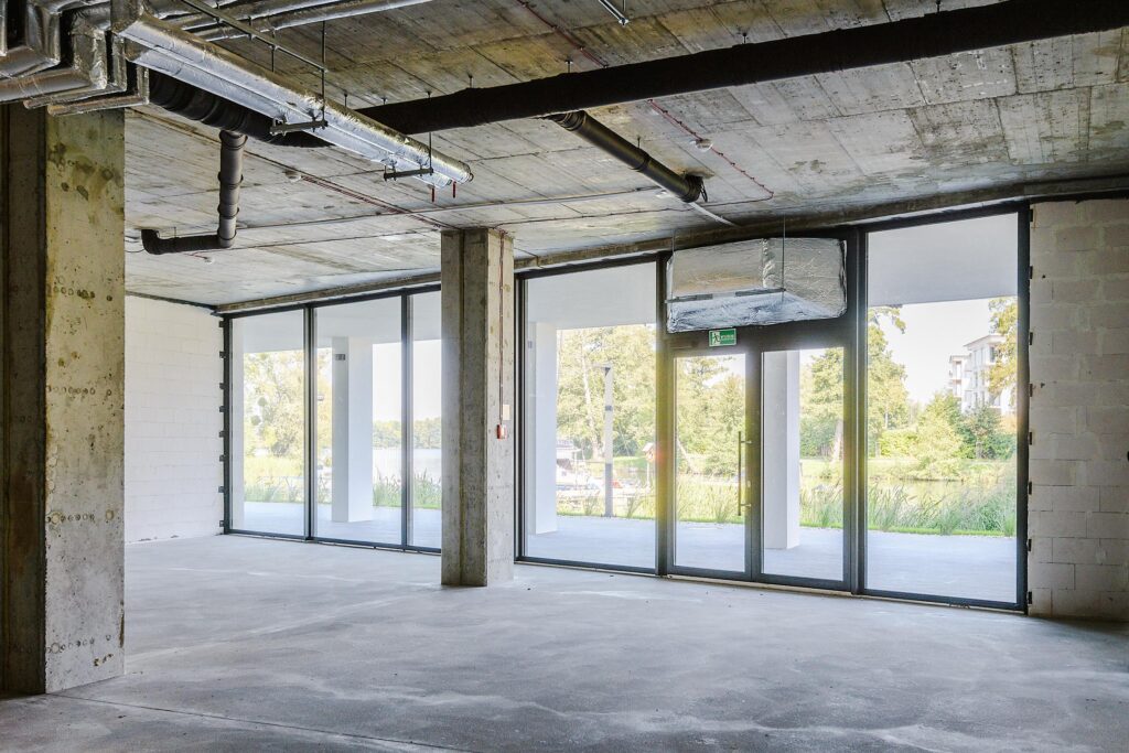 Marina Iława lokal usługowy nad brzegiem Jezioraka - zdjęcie 8