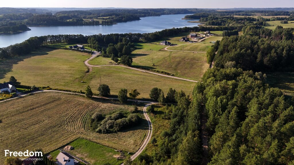 Działka z linią brzegową pod budowę domu - zdjęcie 9