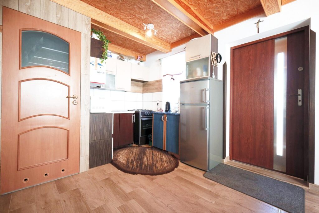 Domek z ogrodem i stawem w Suszu na sprzedaż - zdjęcie 9