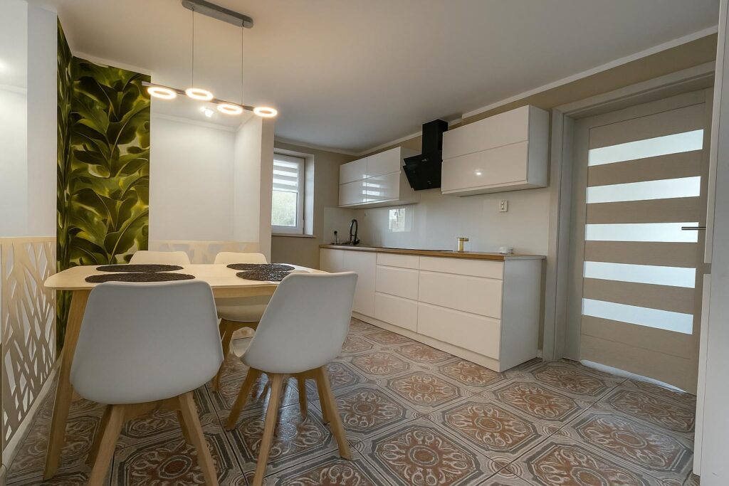 Dwa piękne domy na urokliwej działce - zdjęcie 12