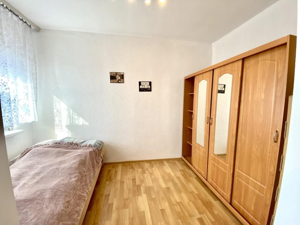 Kawalerka z wydzieloną sypialnią + balkon - zdjęcie 5