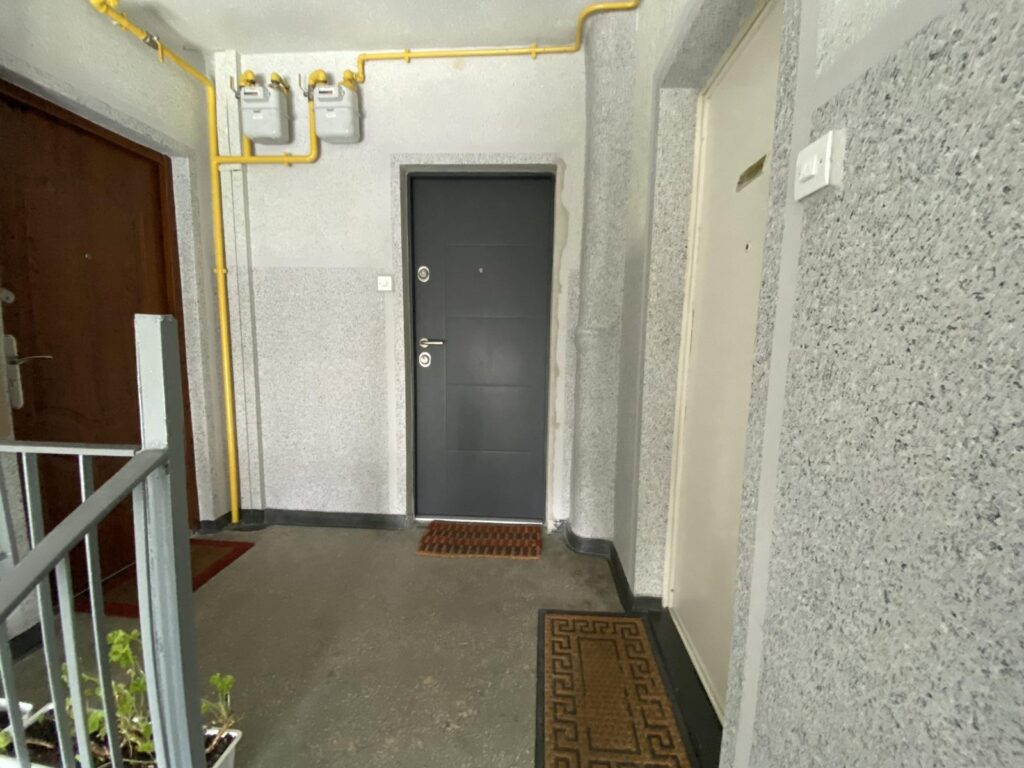 Kawalerka z wydzieloną sypialnią + balkon - zdjęcie 8