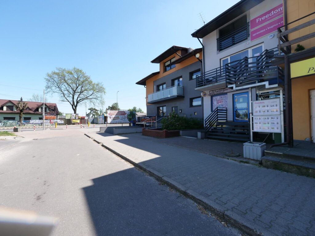 Lokal  w bardzo dobrej lokalizacji - zdjęcie 3