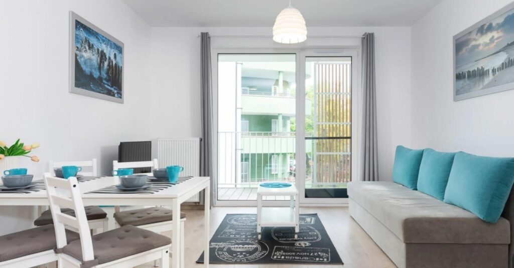 Apartament nad morzem, na strzeżonym osiedlu !! - zdjęcie 3