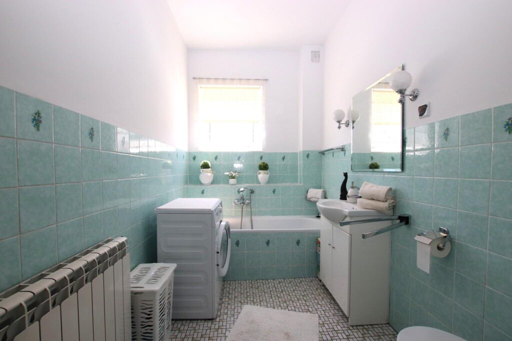 Zadbany bliźniak 90 m² z garażem i ogrodem - zdjęcie 12