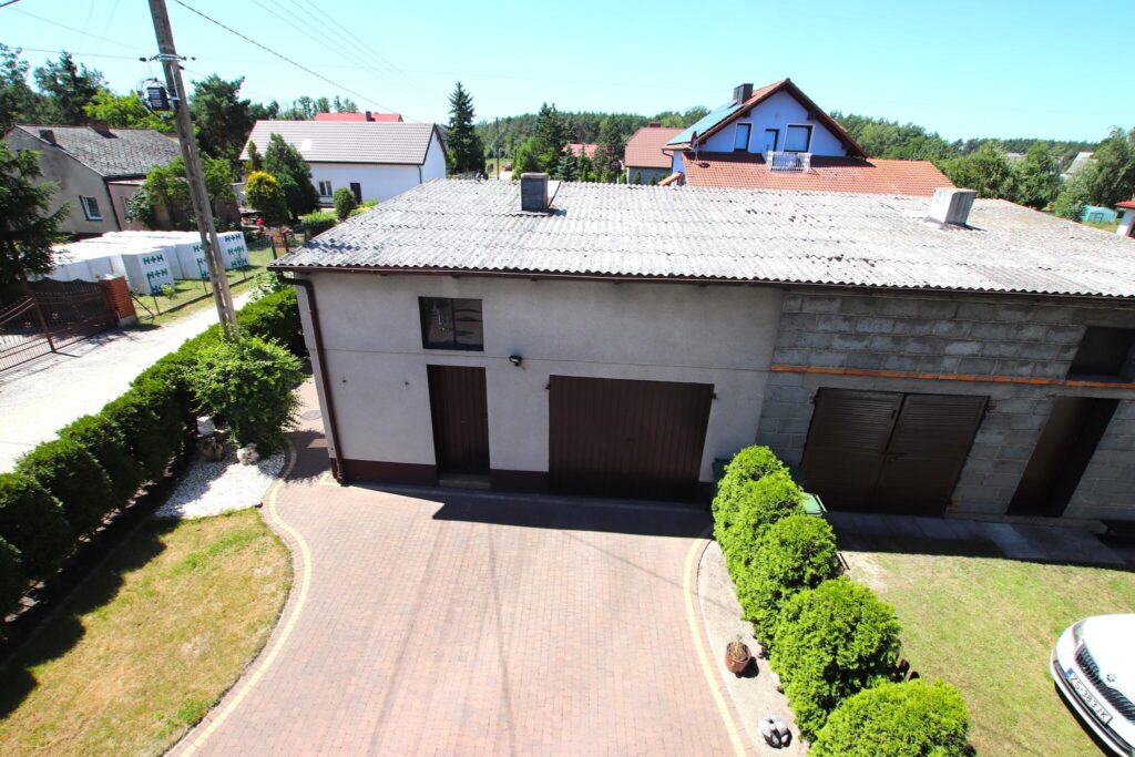 Zadbany bliźniak 90 m² z garażem i ogrodem - zdjęcie 16
