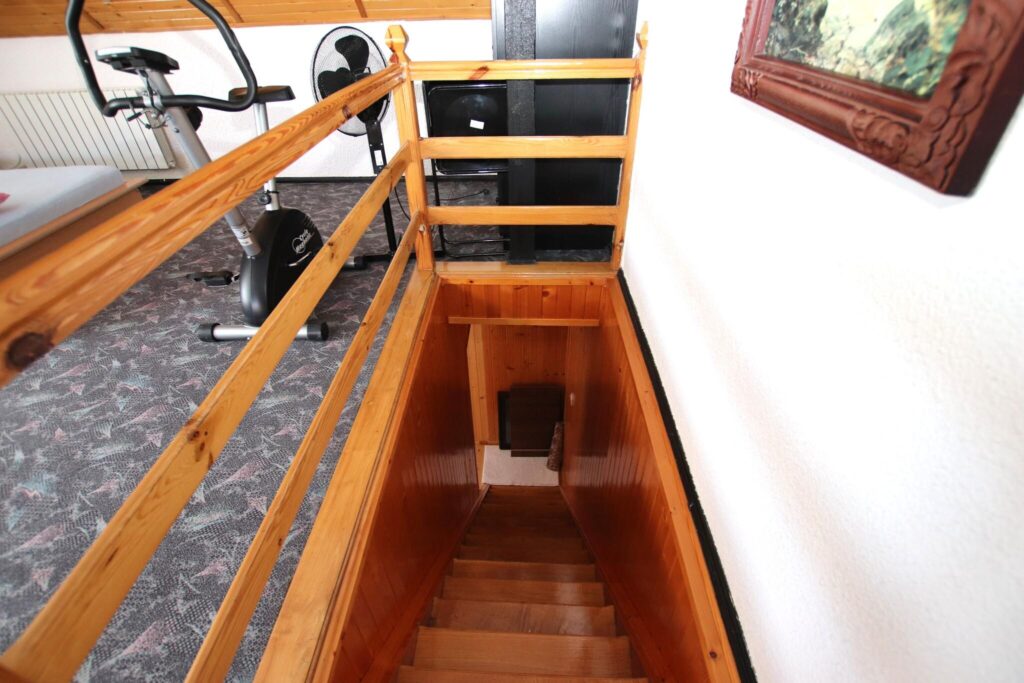 Zadbany bliźniak 90 m² z garażem i ogrodem - zdjęcie 18