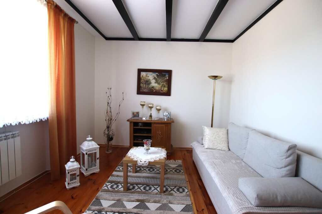 Zadbany bliźniak 90 m² z garażem i ogrodem - zdjęcie 19