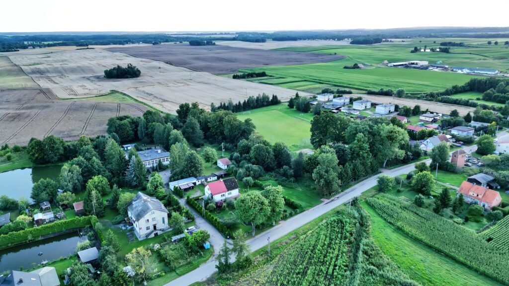 Przytulne M w Bynowie z ogrodem (gmina Miłomłyn) - zdjęcie 7