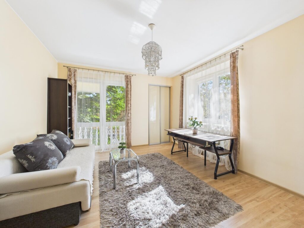 Dwustronne 3 pokoje w sercu Nowej Huty - zdjęcie 1