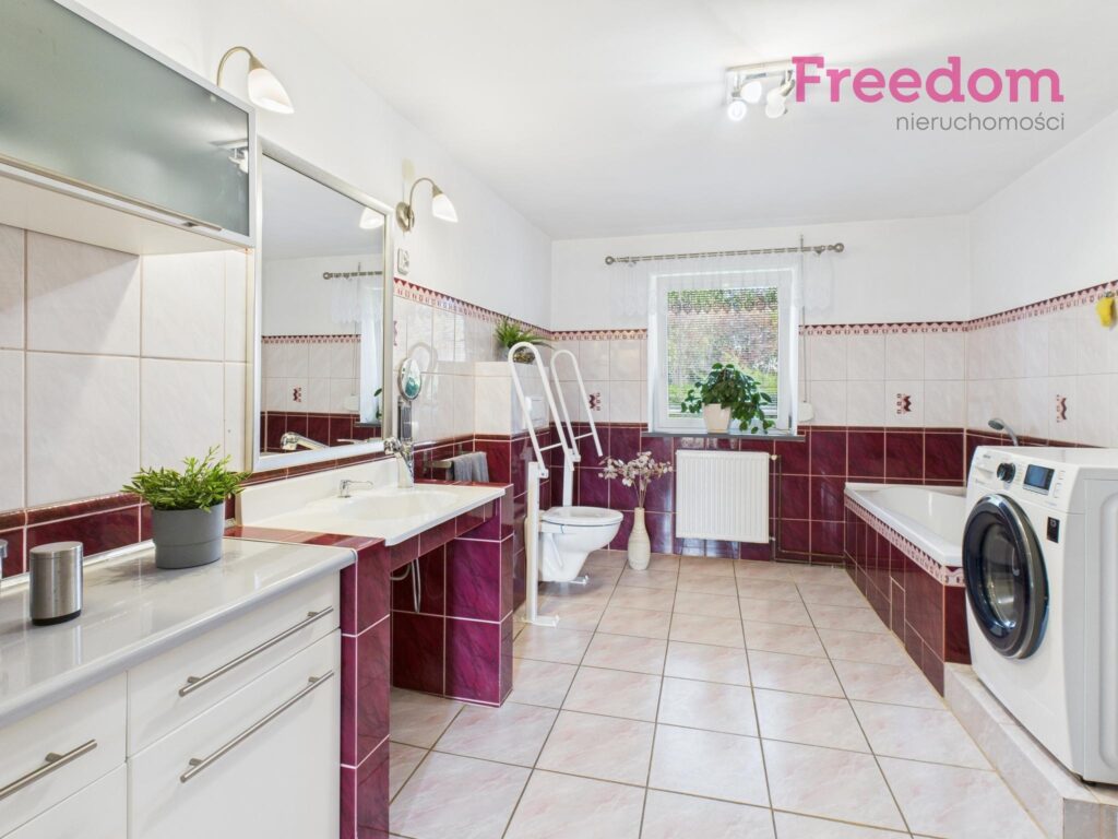 Dom w spokojnej okolicy, gotowy do zamieszkania. - zdjęcie 11