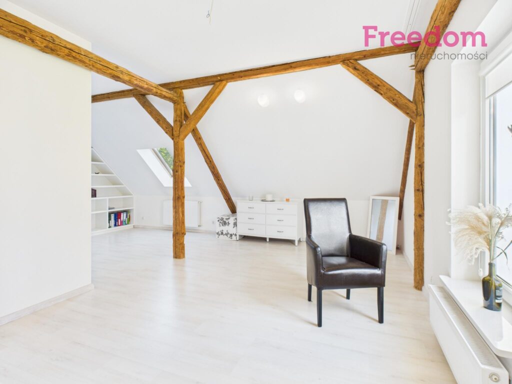 Dom w spokojnej okolicy, gotowy do zamieszkania. - zdjęcie 8