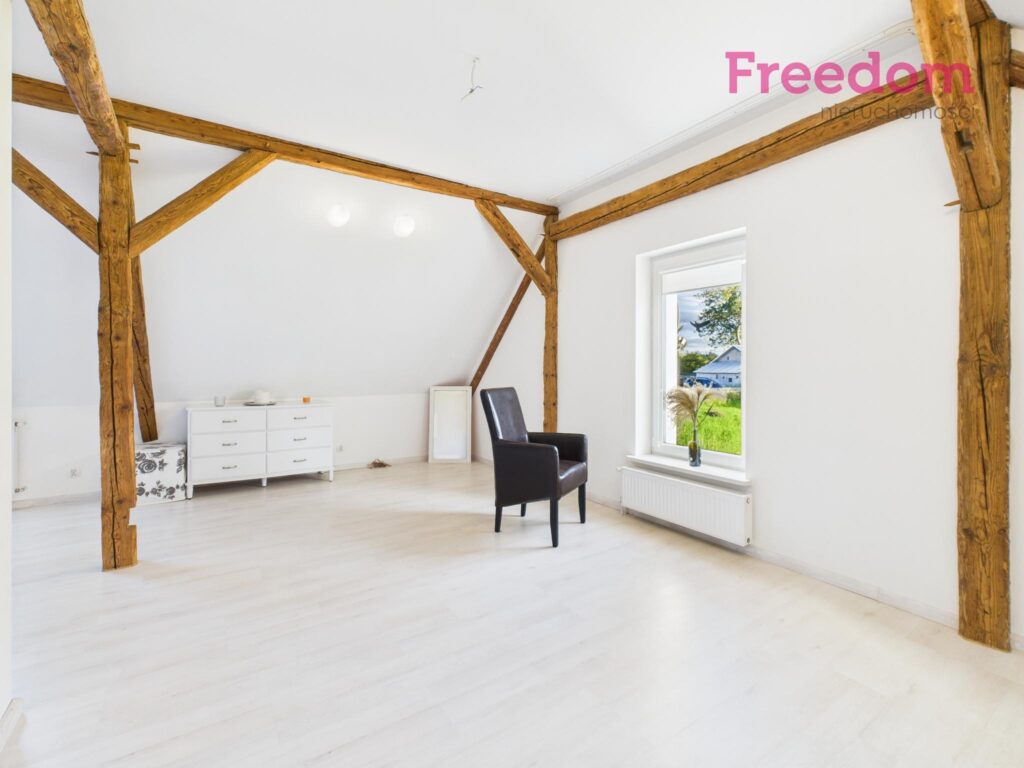 Dom w spokojnej okolicy, gotowy do zamieszkania. - zdjęcie 7