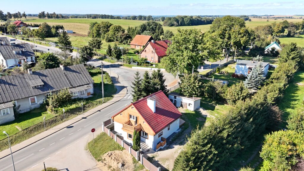 Dom wolnostojący blisko jeziora w Przezmarku. - zdjęcie 10