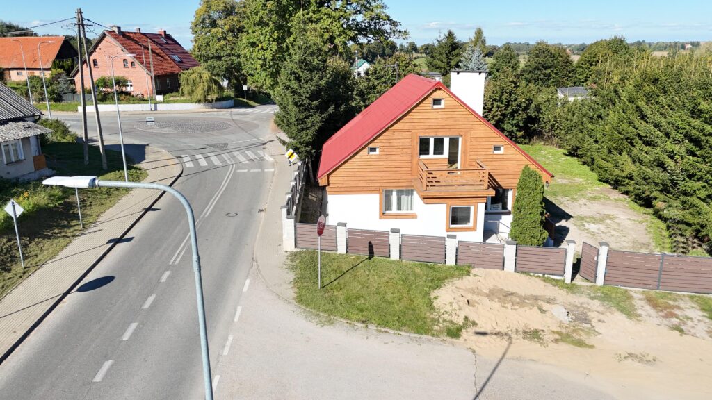 Dom wolnostojący blisko jeziora w Przezmarku. - zdjęcie 7