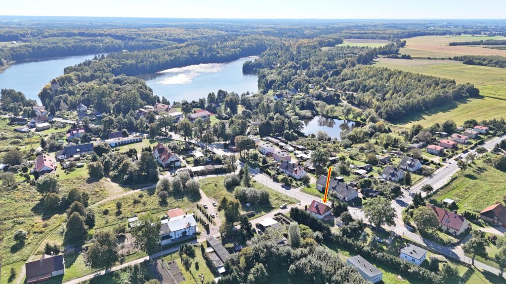 Dom wolnostojący blisko jeziora w Przezmarku. - zdjęcie 15