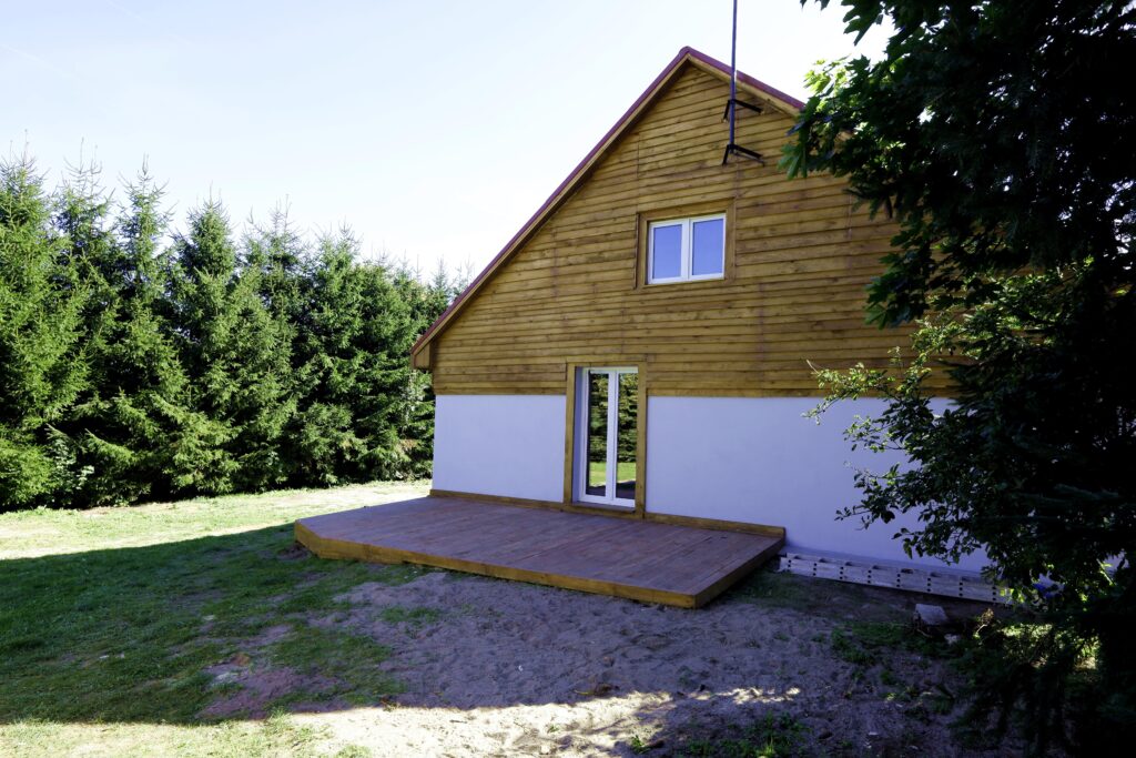 Dom wolnostojący blisko jeziora w Przezmarku. - zdjęcie 11