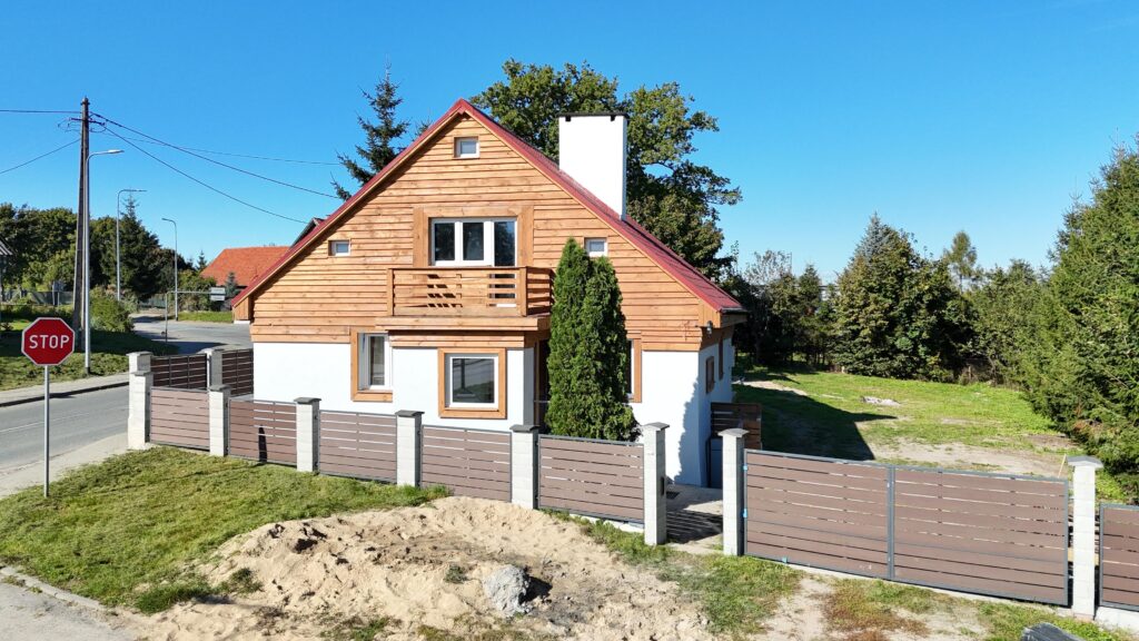 Dom wolnostojący blisko jeziora w Przezmarku. - zdjęcie 12