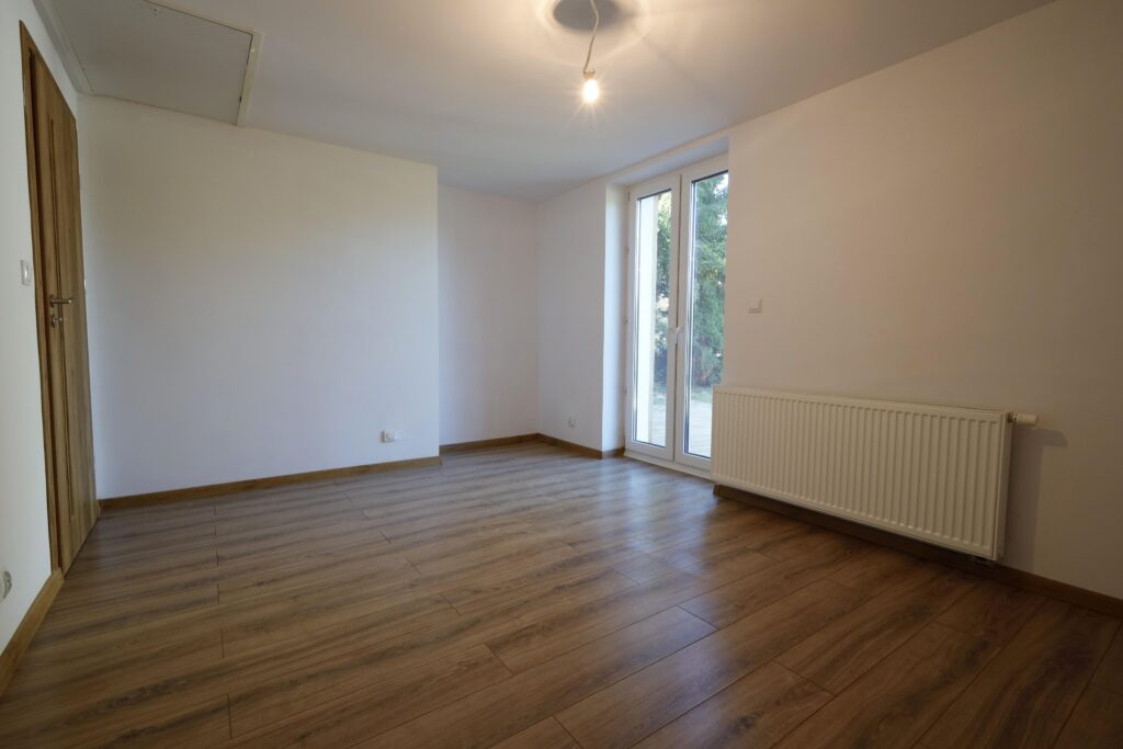 Dom wolnostojący blisko jeziora w Przezmarku. - zdjęcie 6