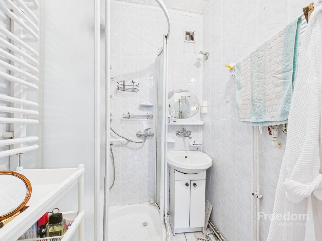 Na sprzedaż dom z piękna działką w Pile - zdjęcie 7