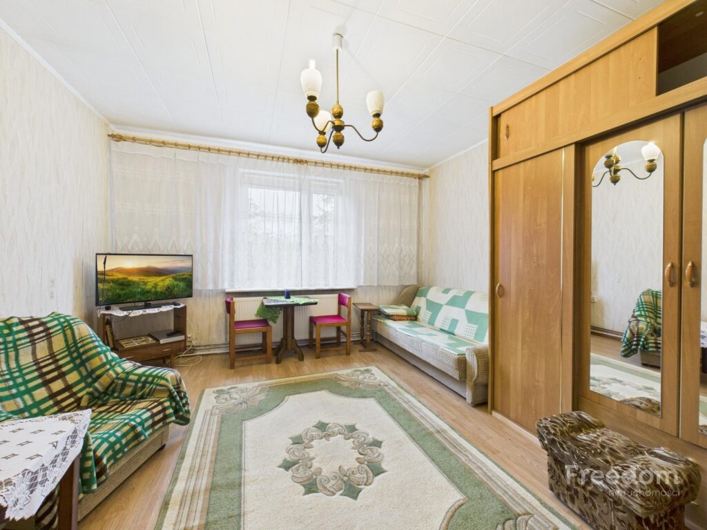 Na sprzedaż dom z piękna działką w Pile - zdjęcie 8