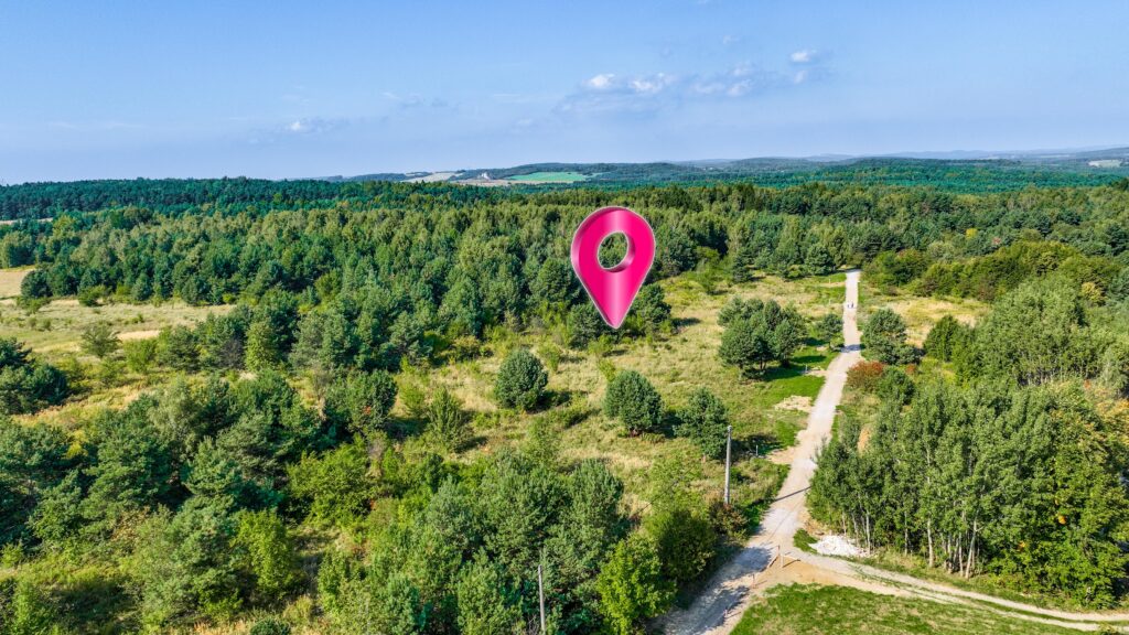 Działka pod zabudowę mieszkaniową i usługową - zdjęcie 1