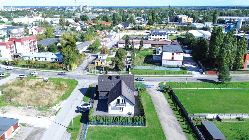 Budynek biurowo-usługowo- handlowy   z garażem - zdjęcie 5