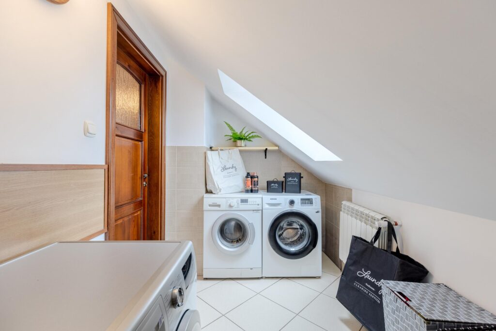 Przestronny, energooszczędny dom z ogrodem i garaż - zdjęcie 18