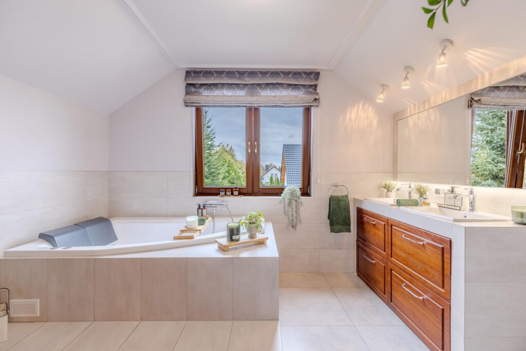 Przestronny, energooszczędny dom z ogrodem i garaż - zdjęcie 15