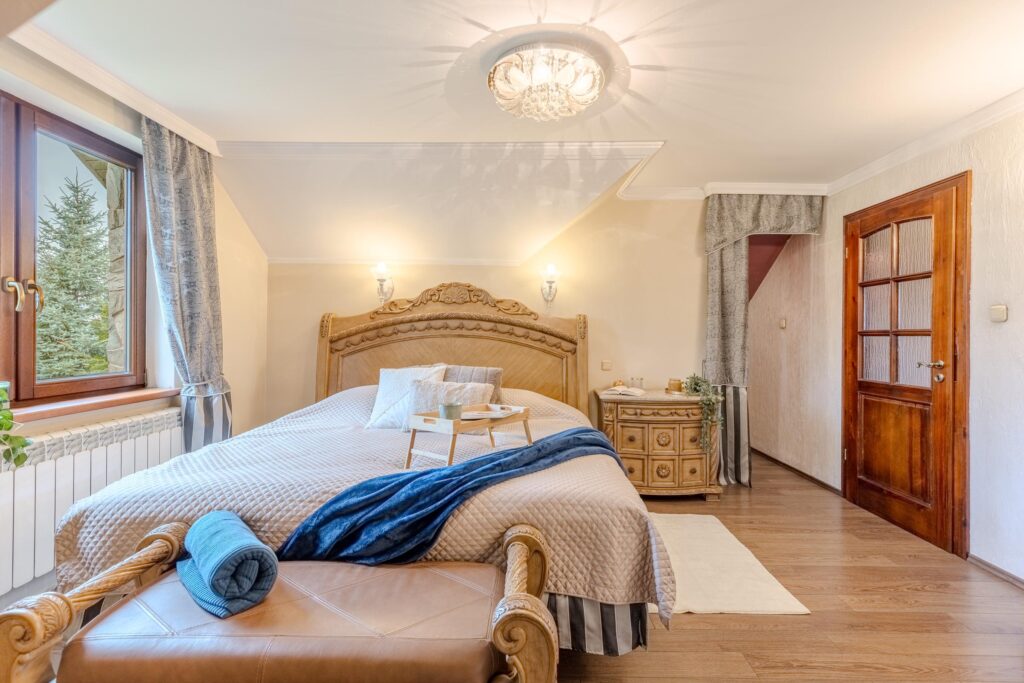 Przestronny, energooszczędny dom z ogrodem i garaż - zdjęcie 12