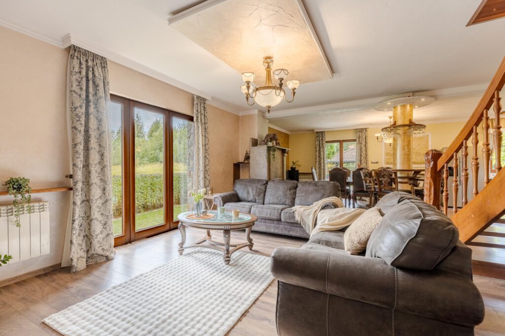 Przestronny, energooszczędny dom z ogrodem i garaż - zdjęcie 8