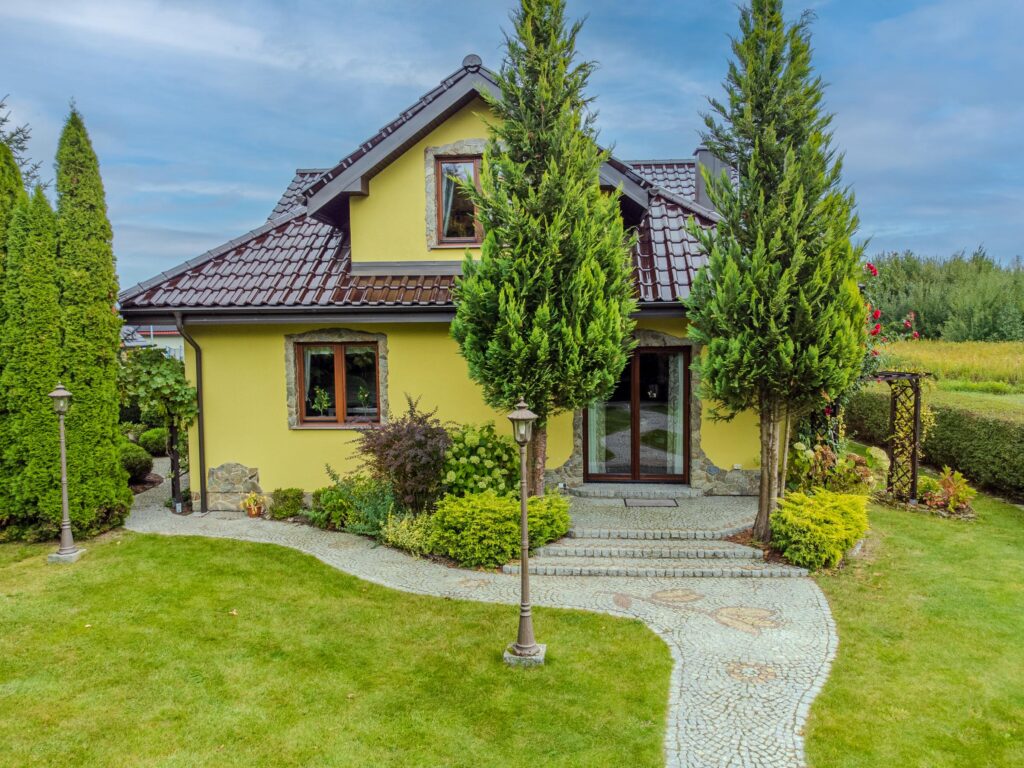 Przestronny, energooszczędny dom z ogrodem i garaż - zdjęcie 5