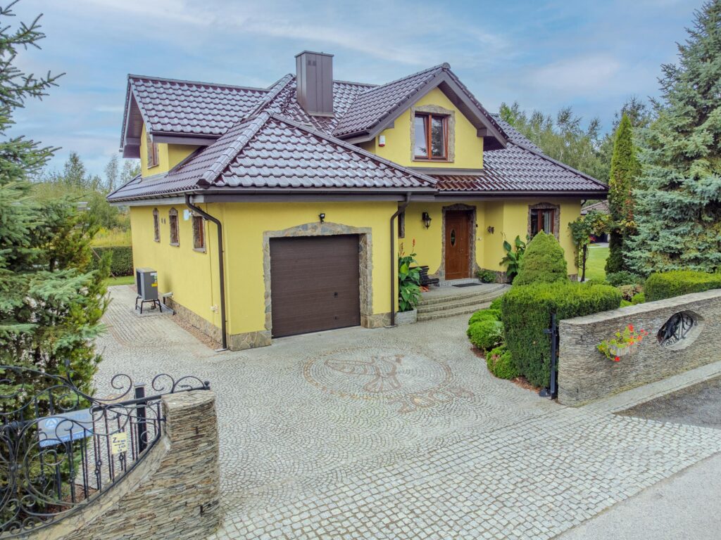 Przestronny, energooszczędny dom z ogrodem i garaż - zdjęcie 17