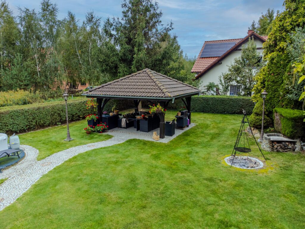 Przestronny, energooszczędny dom z ogrodem i garaż - zdjęcie 19