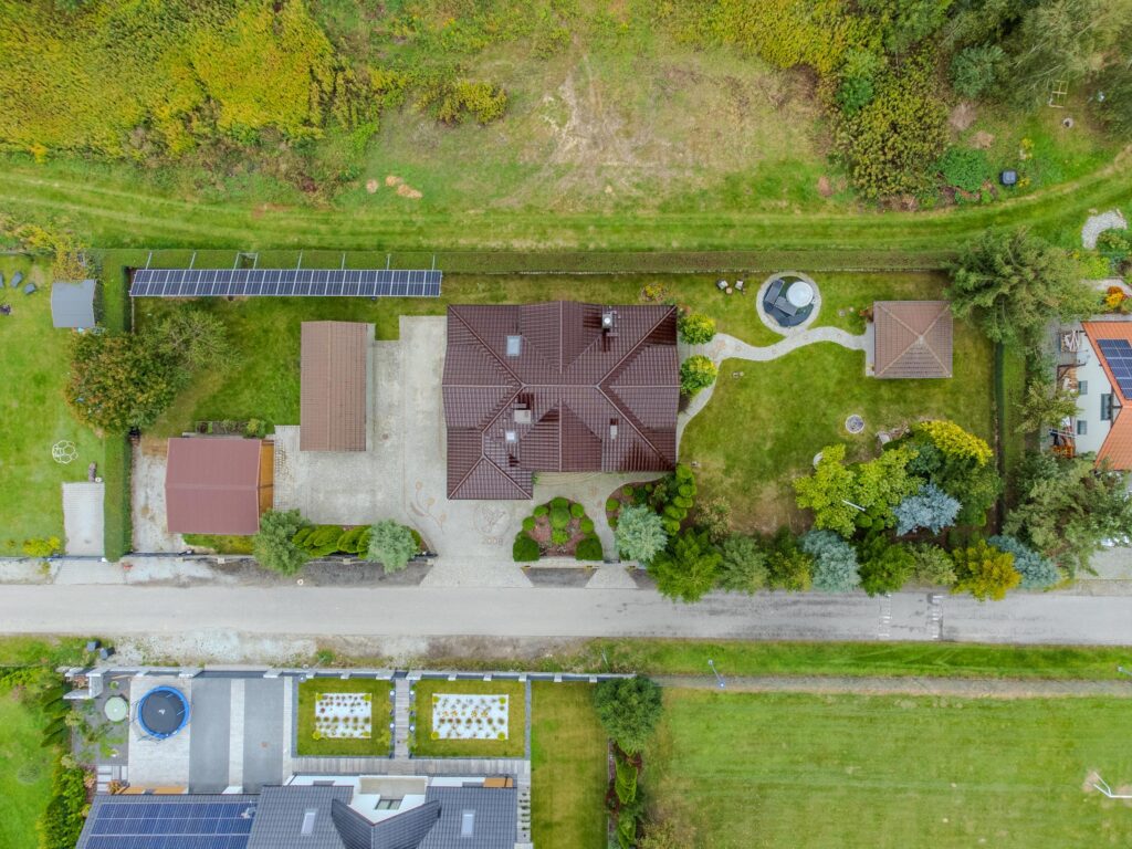 Przestronny, energooszczędny dom z ogrodem i garaż - zdjęcie 27