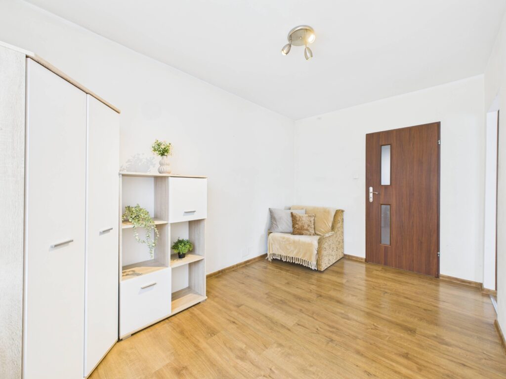 Dom w Olsztynku z ogrodem i tarasem - zdjęcie 12