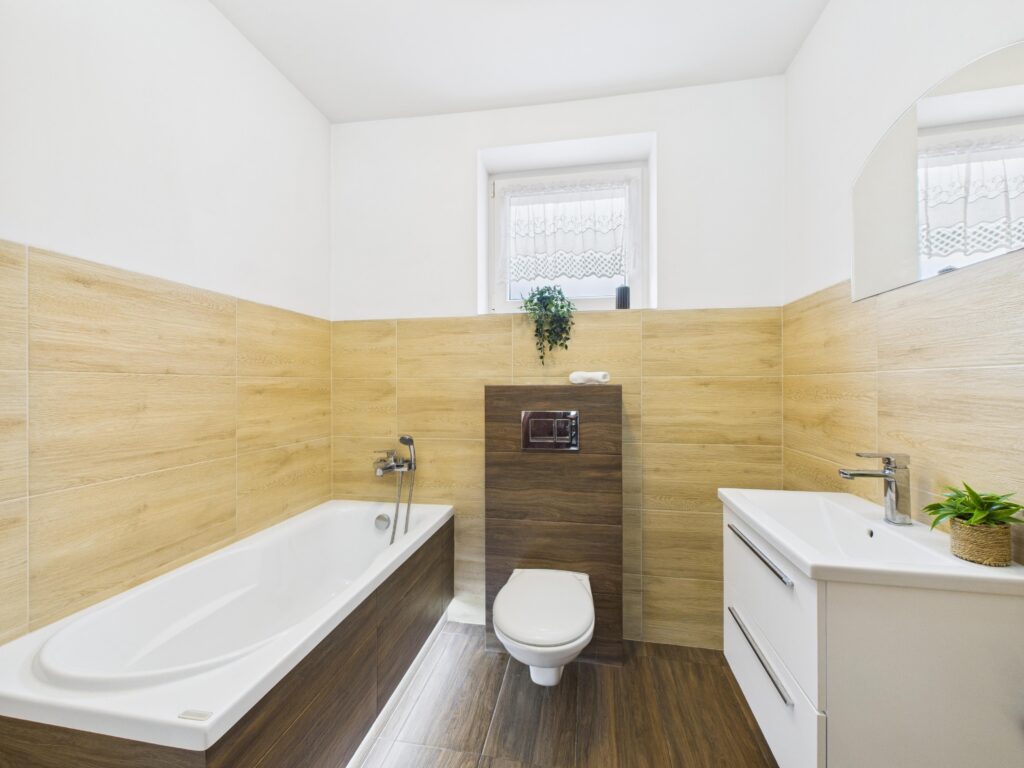 Dom w Olsztynku z ogrodem i tarasem - zdjęcie 6