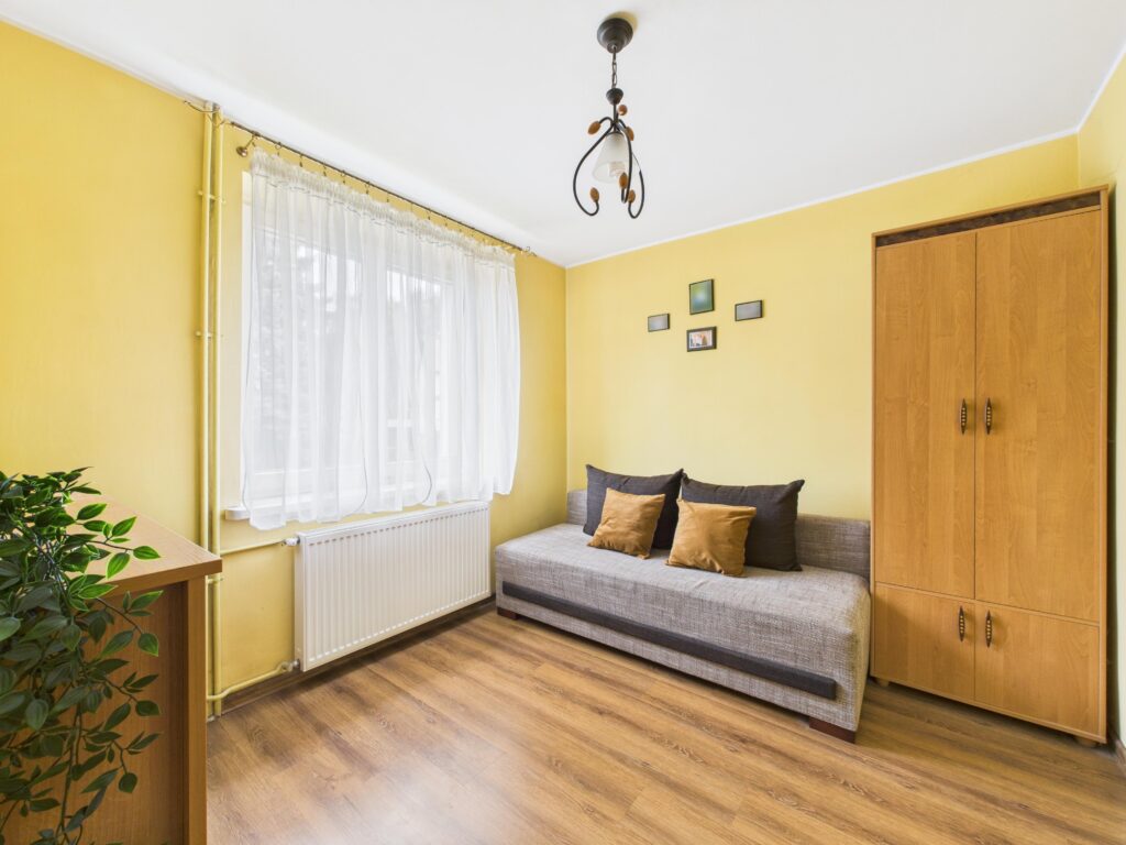 Dom w Olsztynku z ogrodem i tarasem - zdjęcie 13