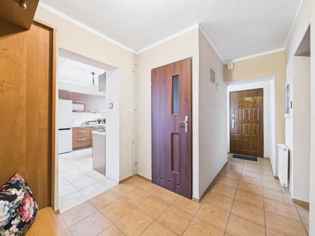 Dom w Olsztynku z ogrodem i tarasem - zdjęcie 15