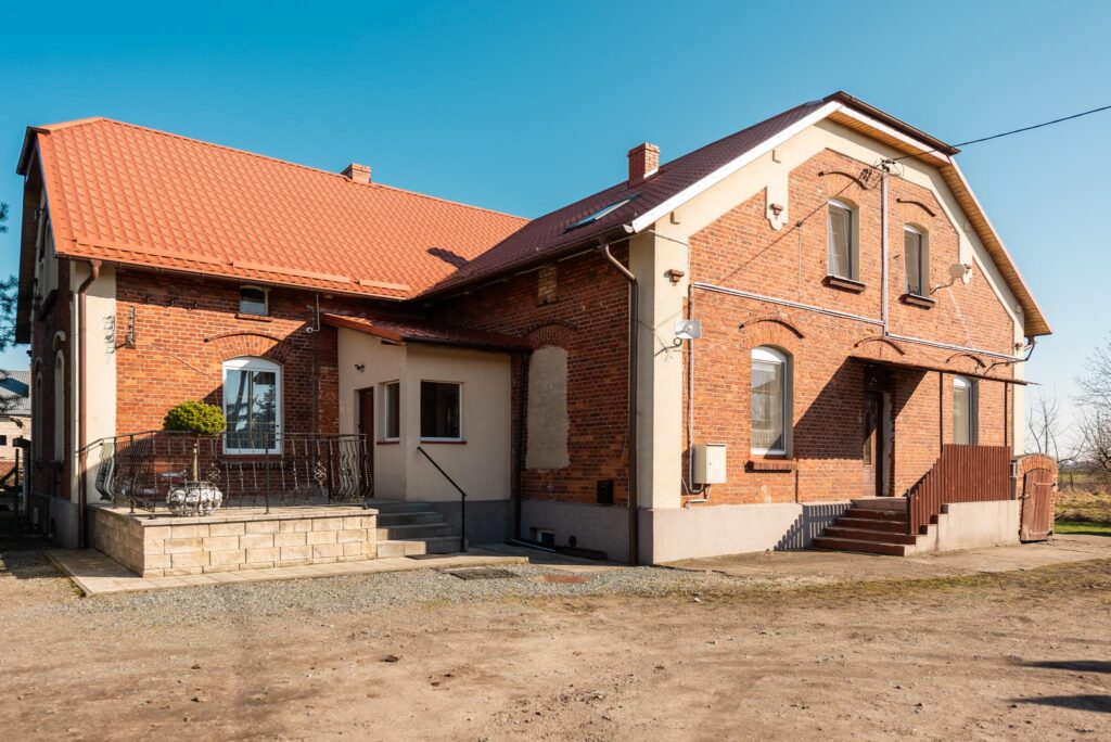 Siedlisko - dom typu dworek z dużą działką ! - zdjęcie 1
