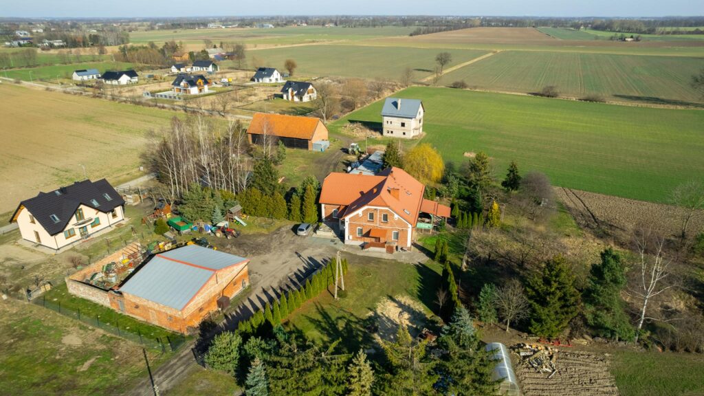 Siedlisko - dom typu dworek z dużą działką ! - zdjęcie 40