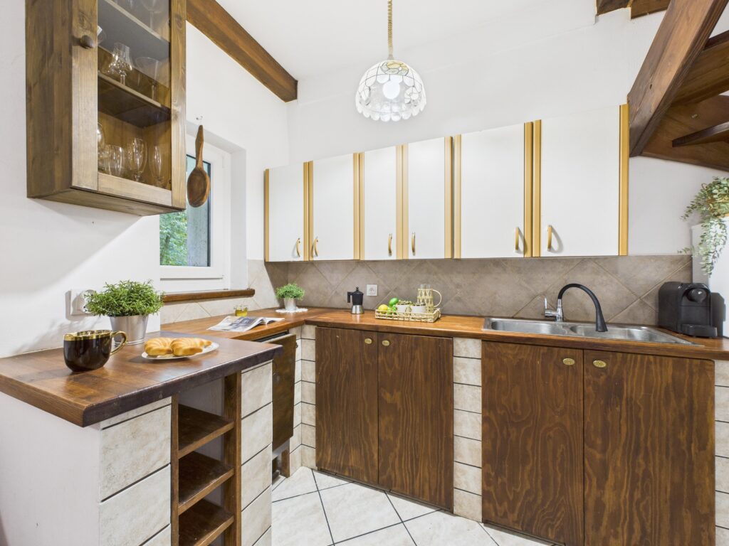 Dom w Tymawie blisko lasu z sauną i dużą działką - zdjęcie 9