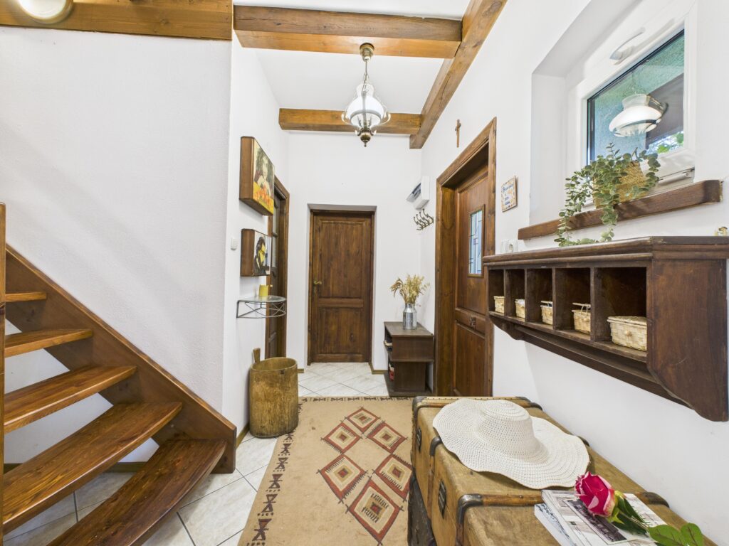 Dom w Tymawie blisko lasu z sauną i dużą działką - zdjęcie 10